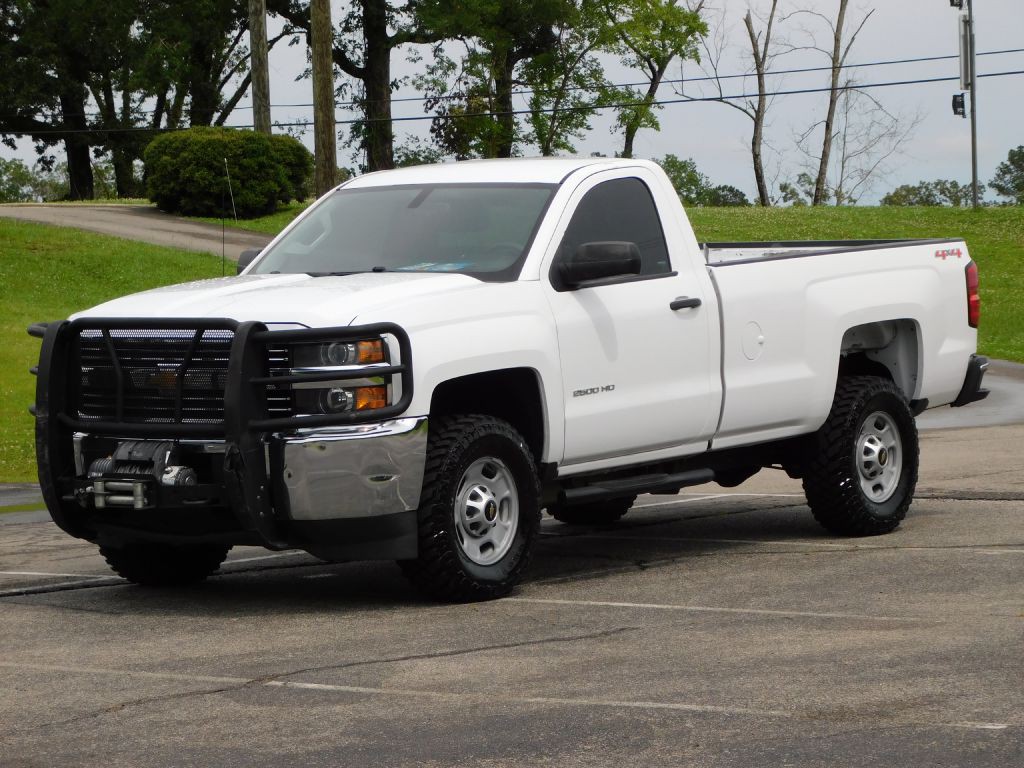 2015 Chevrolet Silverado 1500 Image 2