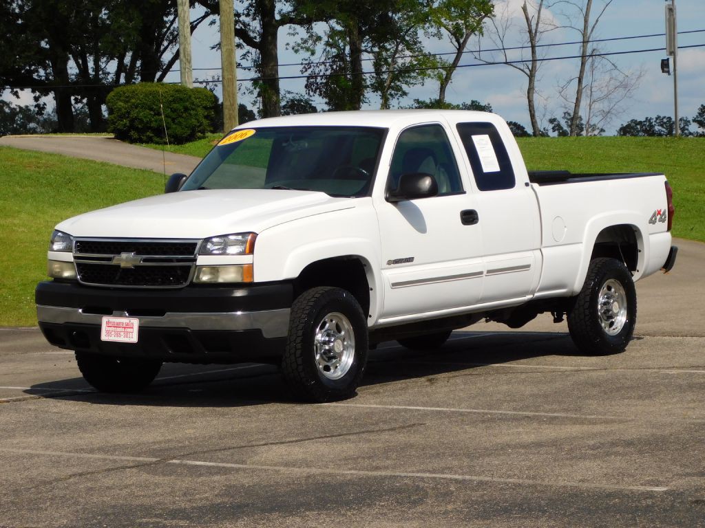 2006 Chevrolet Silverado 1500 Image 2