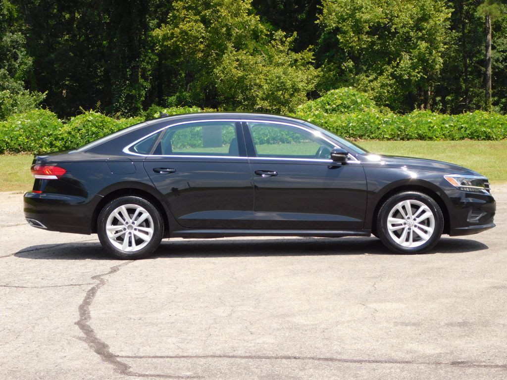 2020 Volkswagen Passat Image 3