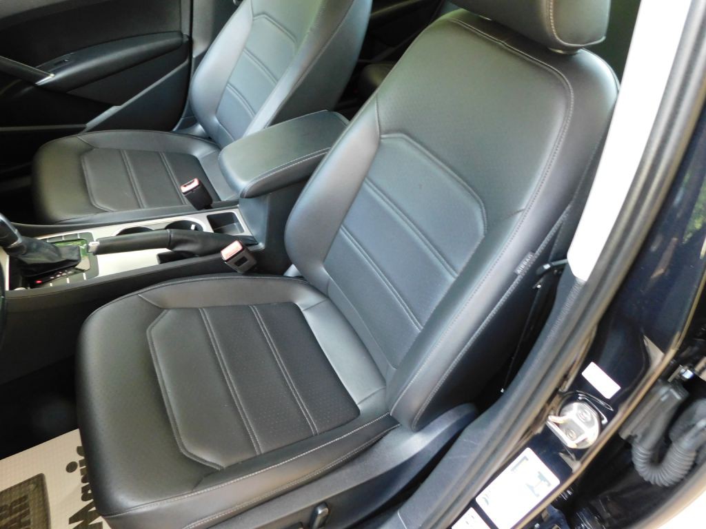 2020 Volkswagen Passat Image 9