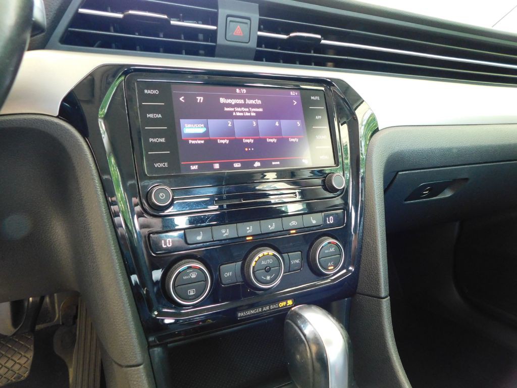 2020 Volkswagen Passat Image 14