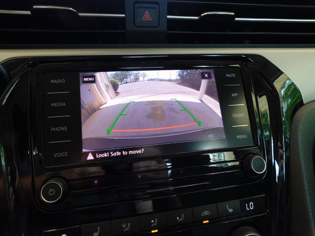 2020 Volkswagen Passat Image 15