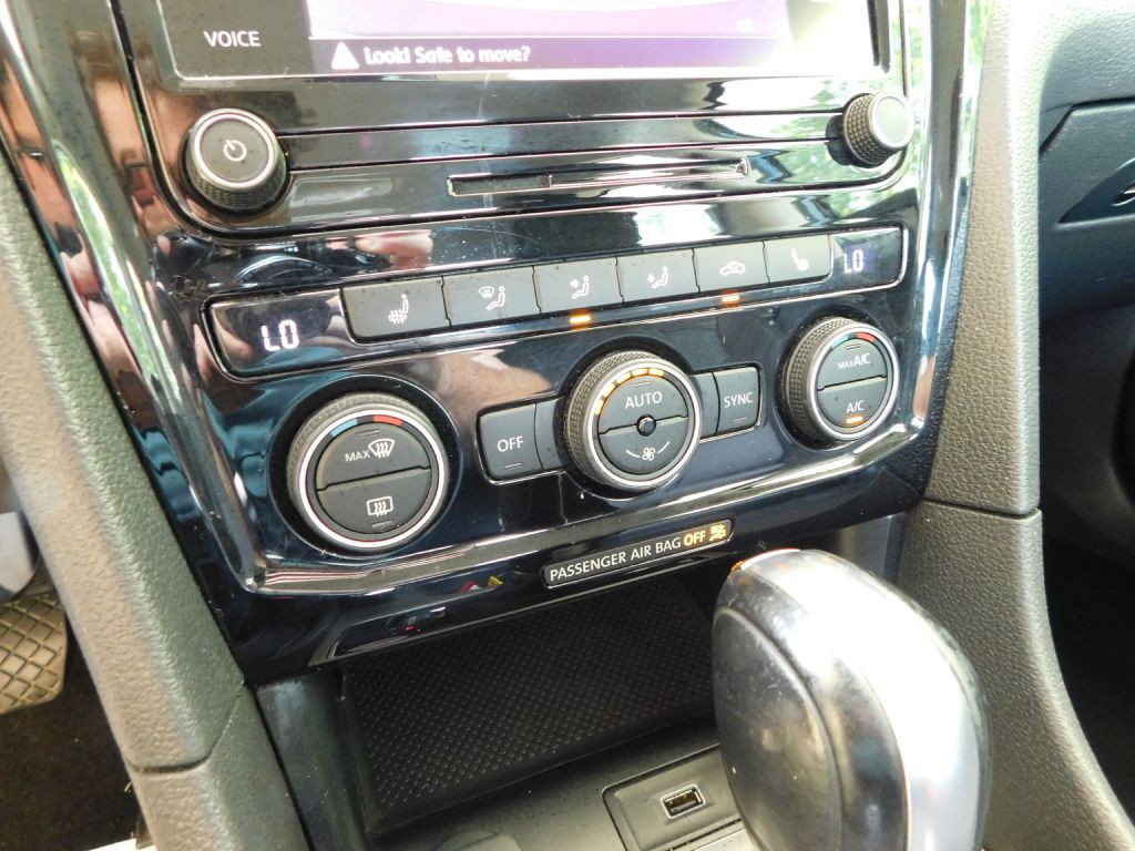 2020 Volkswagen Passat Image 16