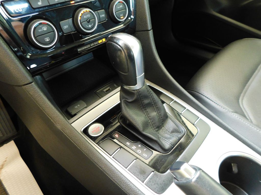 2020 Volkswagen Passat Image 17