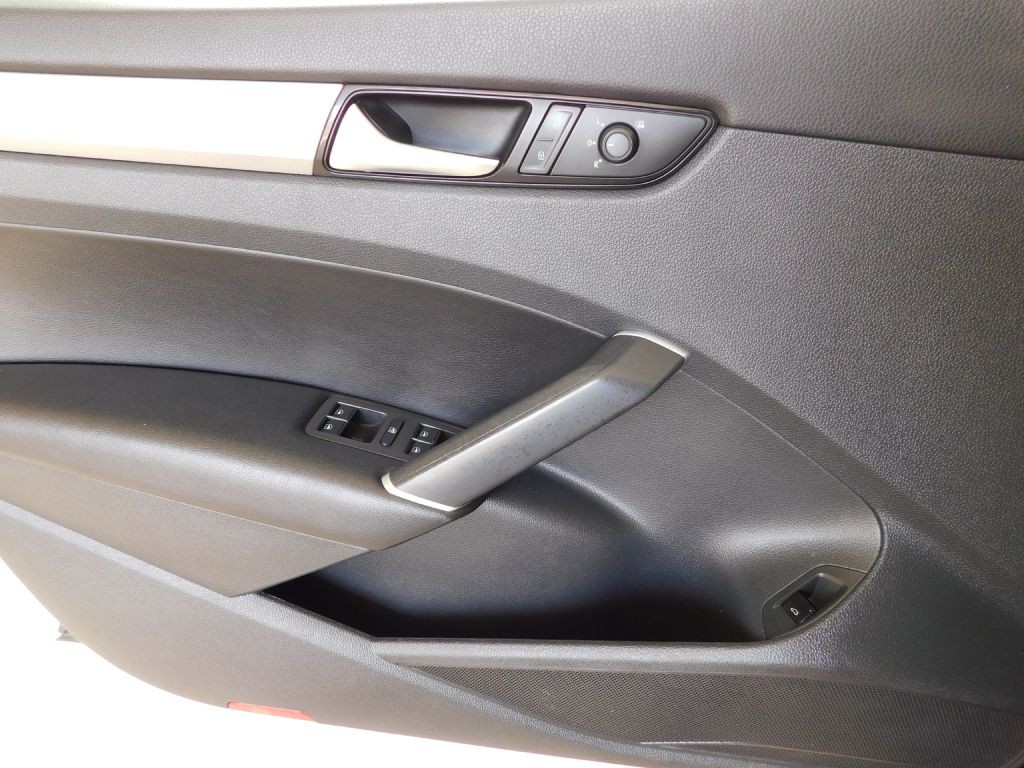 2020 Volkswagen Passat Image 21