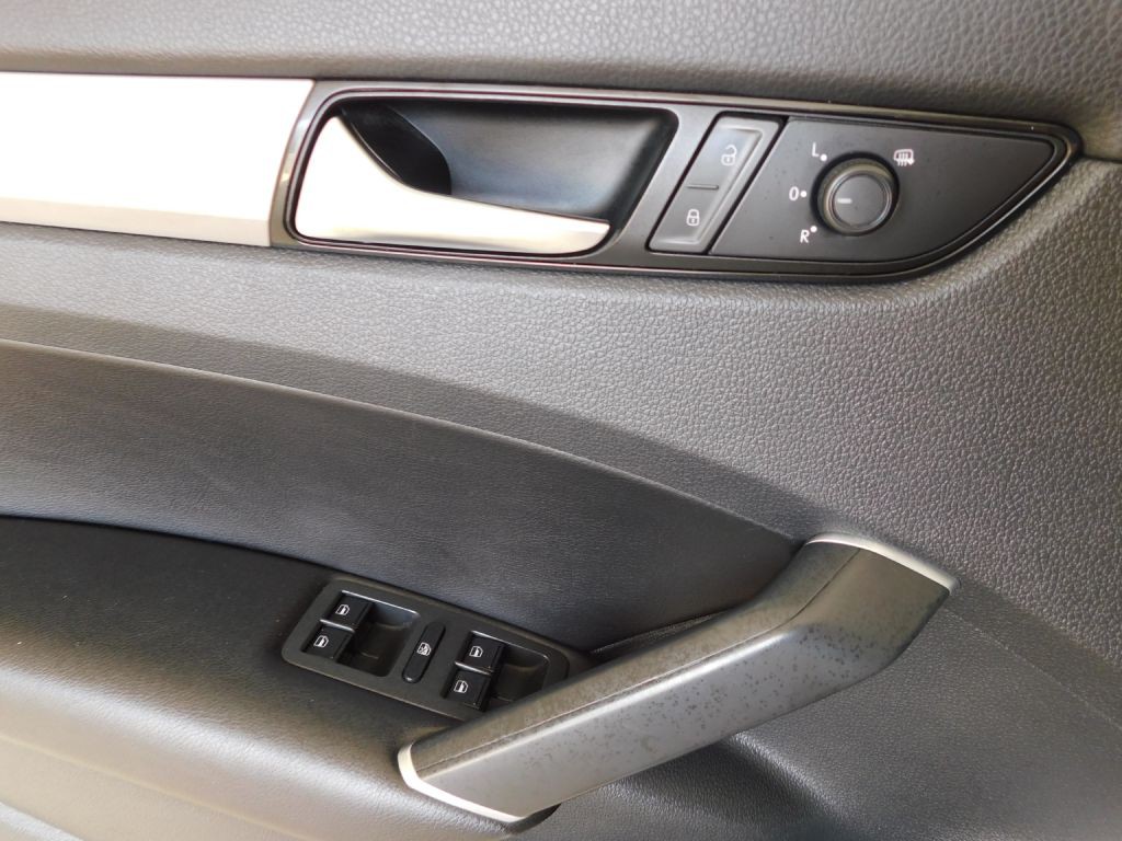 2020 Volkswagen Passat Image 22