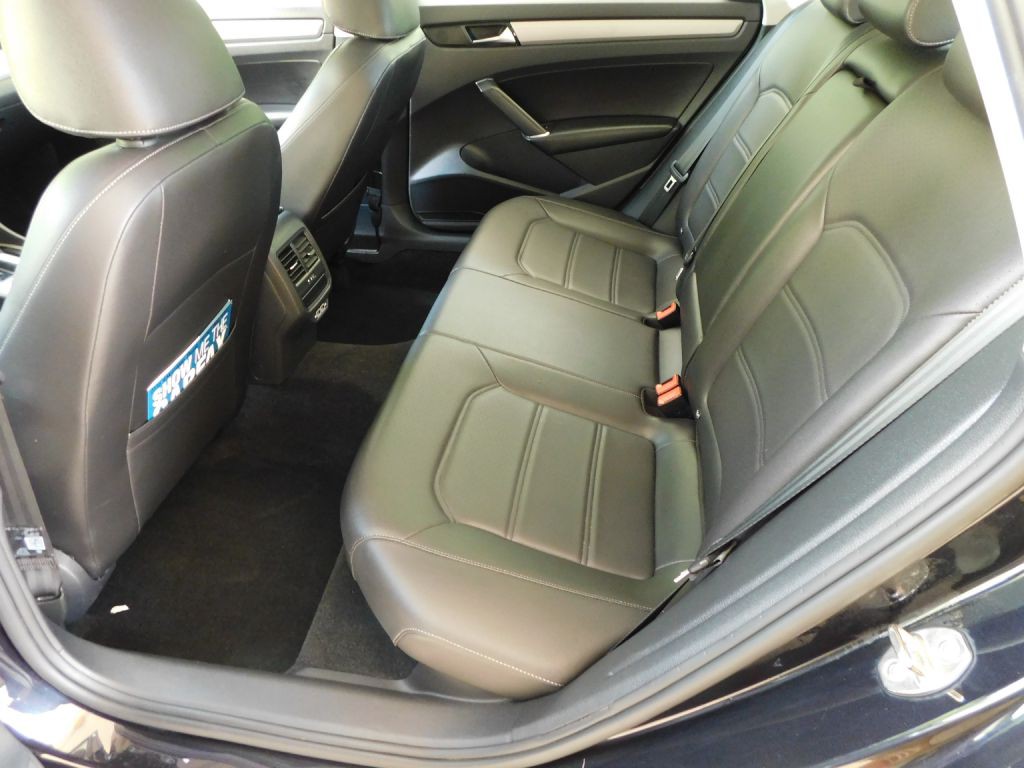 2020 Volkswagen Passat Image 23