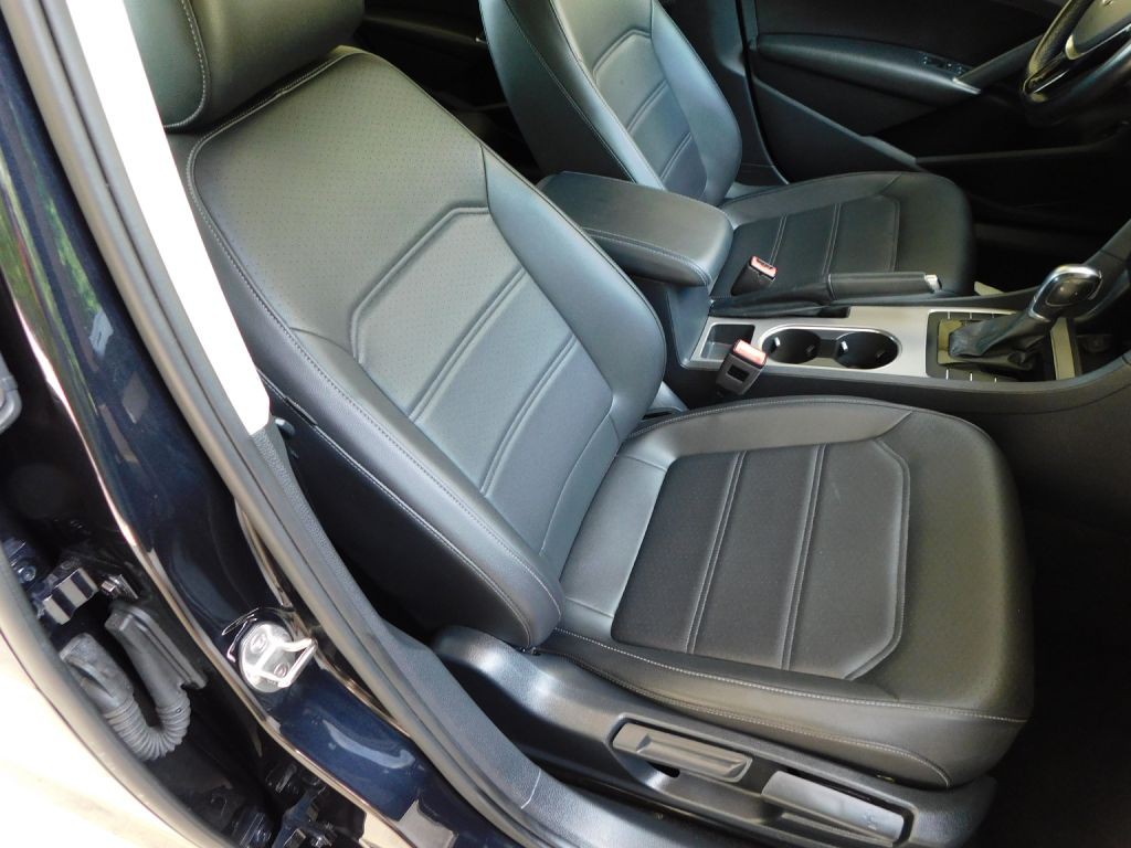 2020 Volkswagen Passat Image 29