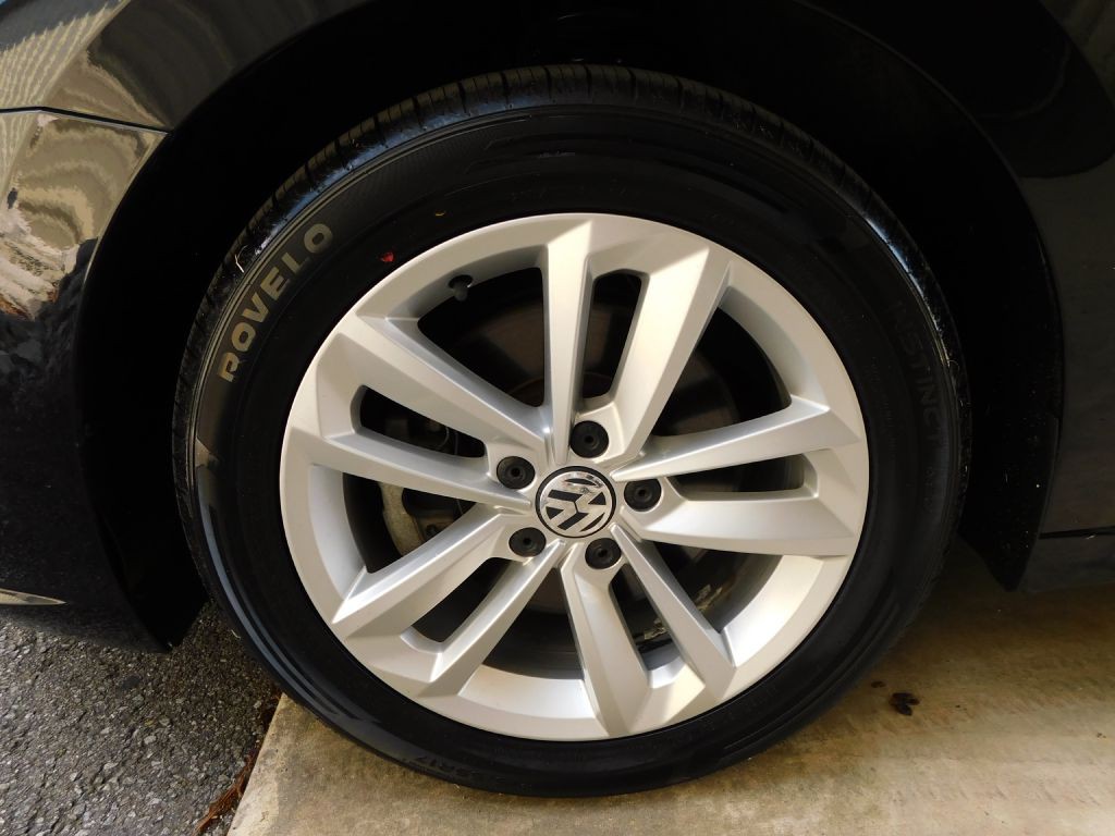 2020 Volkswagen Passat Image 33