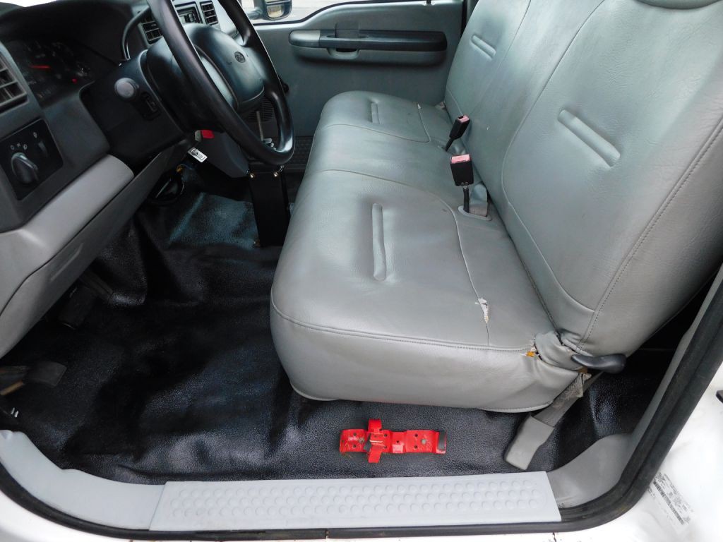2002 Ford F-350 Image 11