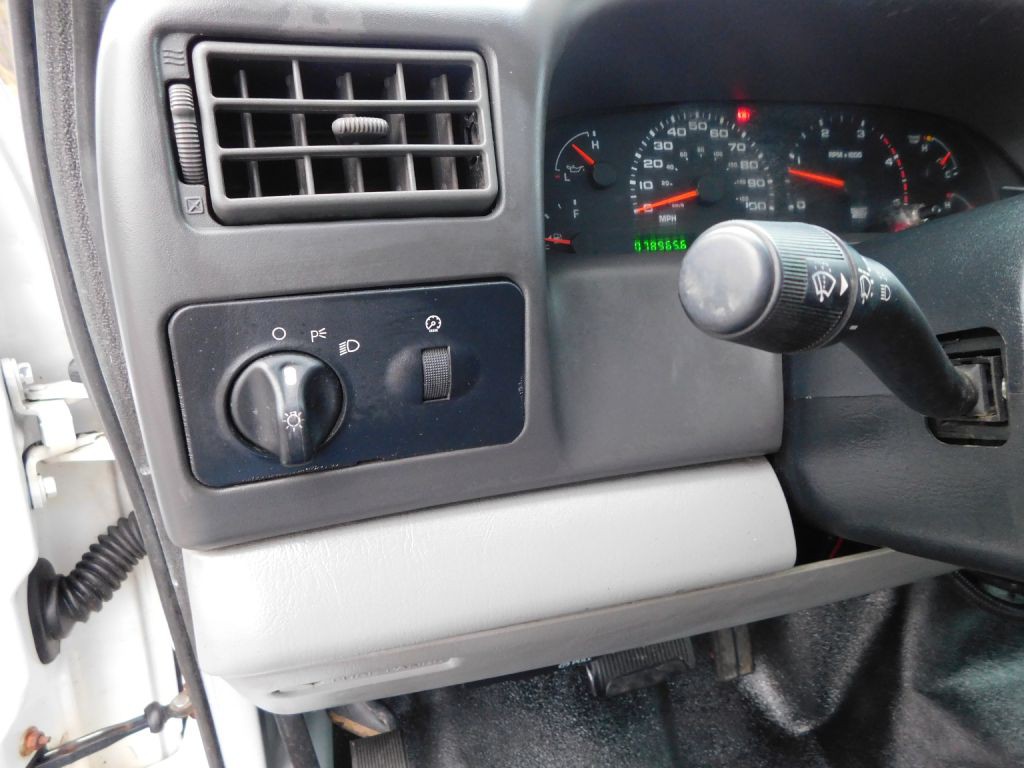 2002 Ford F-350 Image 12