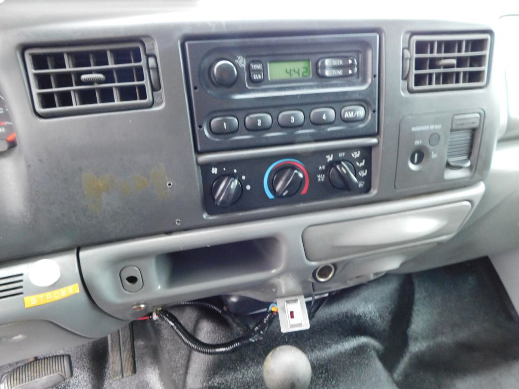 2002 Ford F-350 Image 13