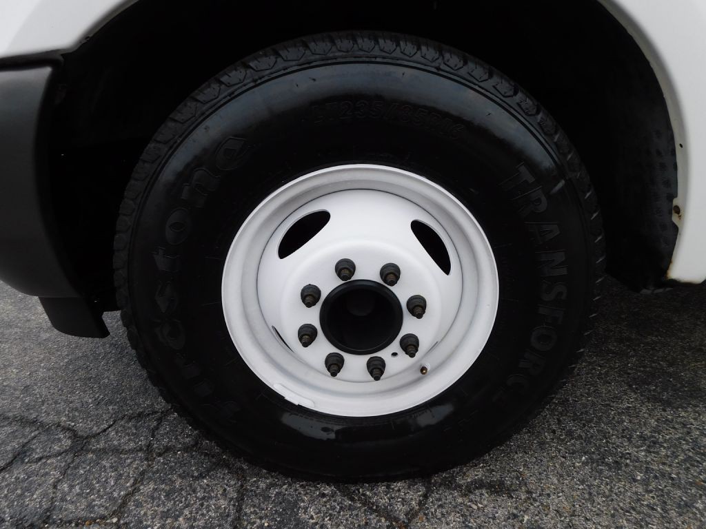 2002 Ford F-350 Image 22