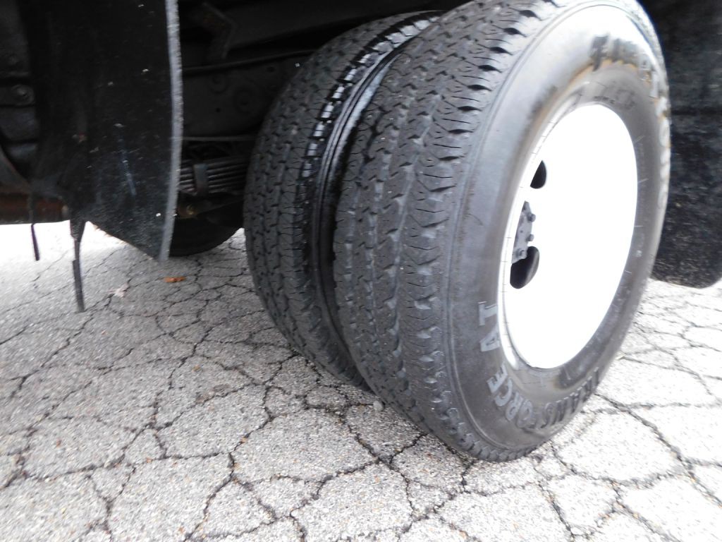 2002 Ford F-350 Image 24