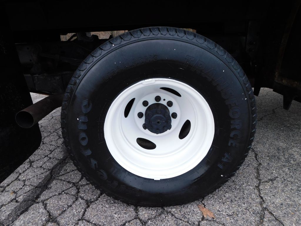 2002 Ford F-350 Image 25