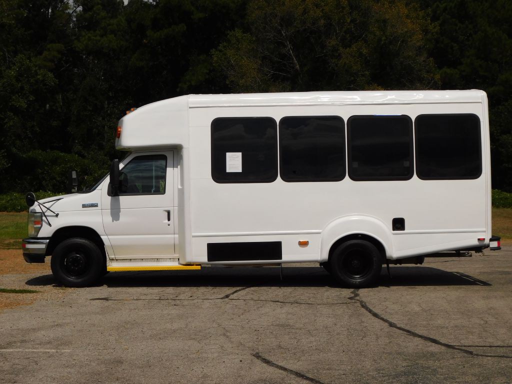 2011 Ford Econoline Image 5