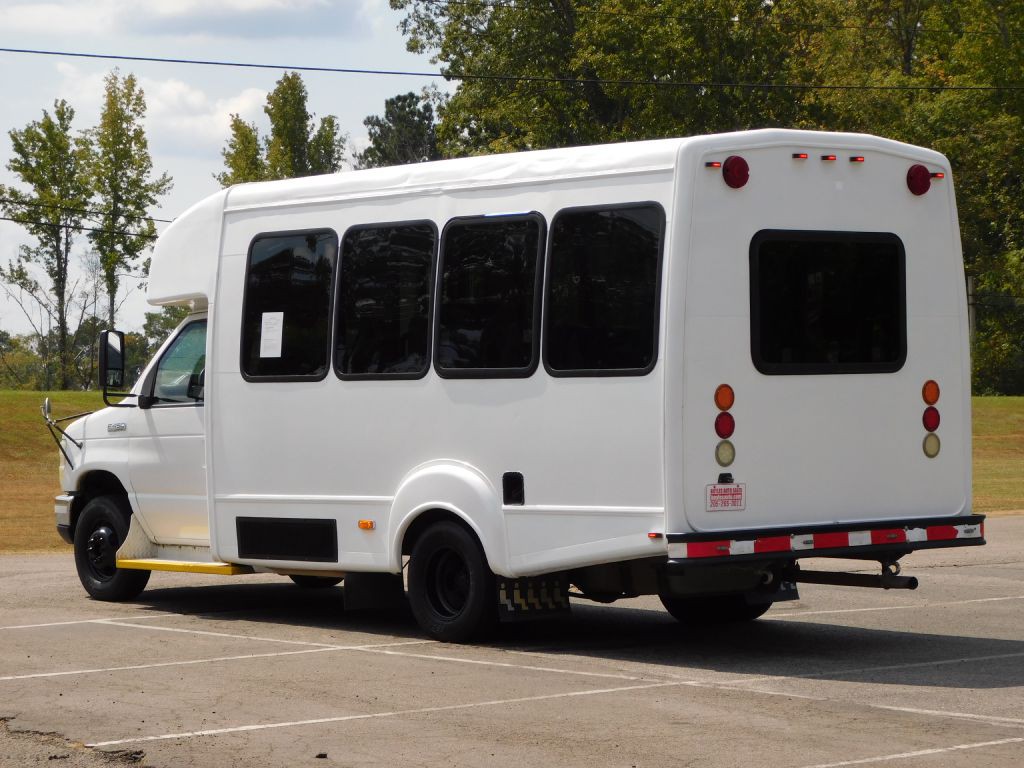 2011 Ford Econoline Image 6