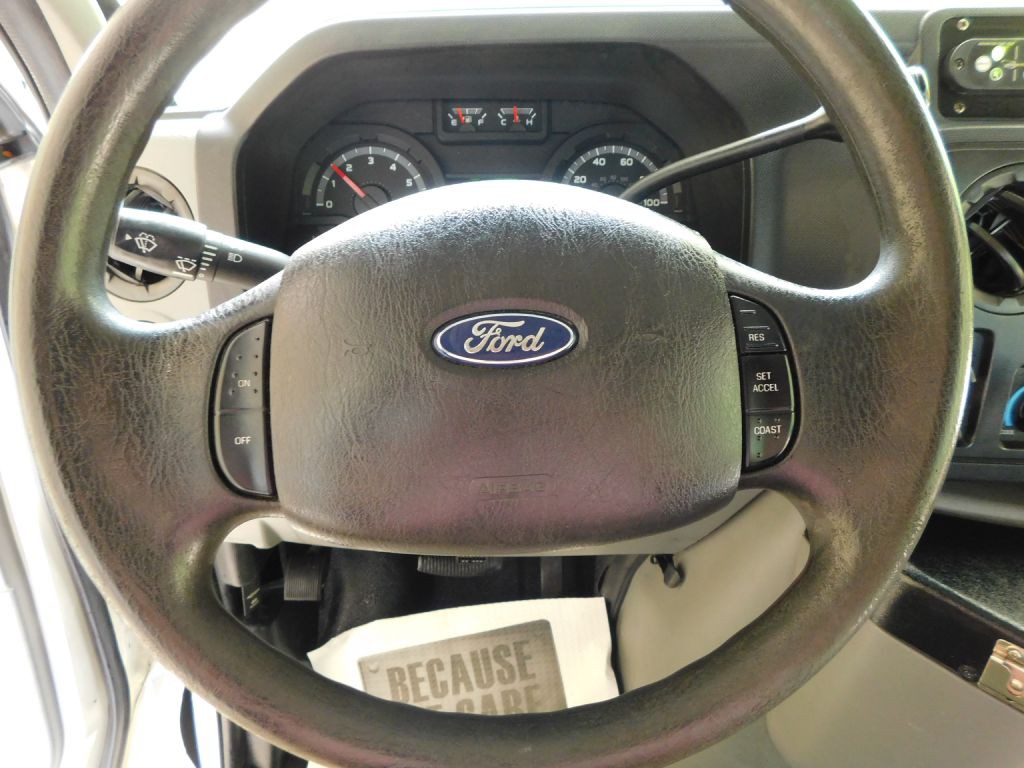 2011 Ford Econoline Image 11