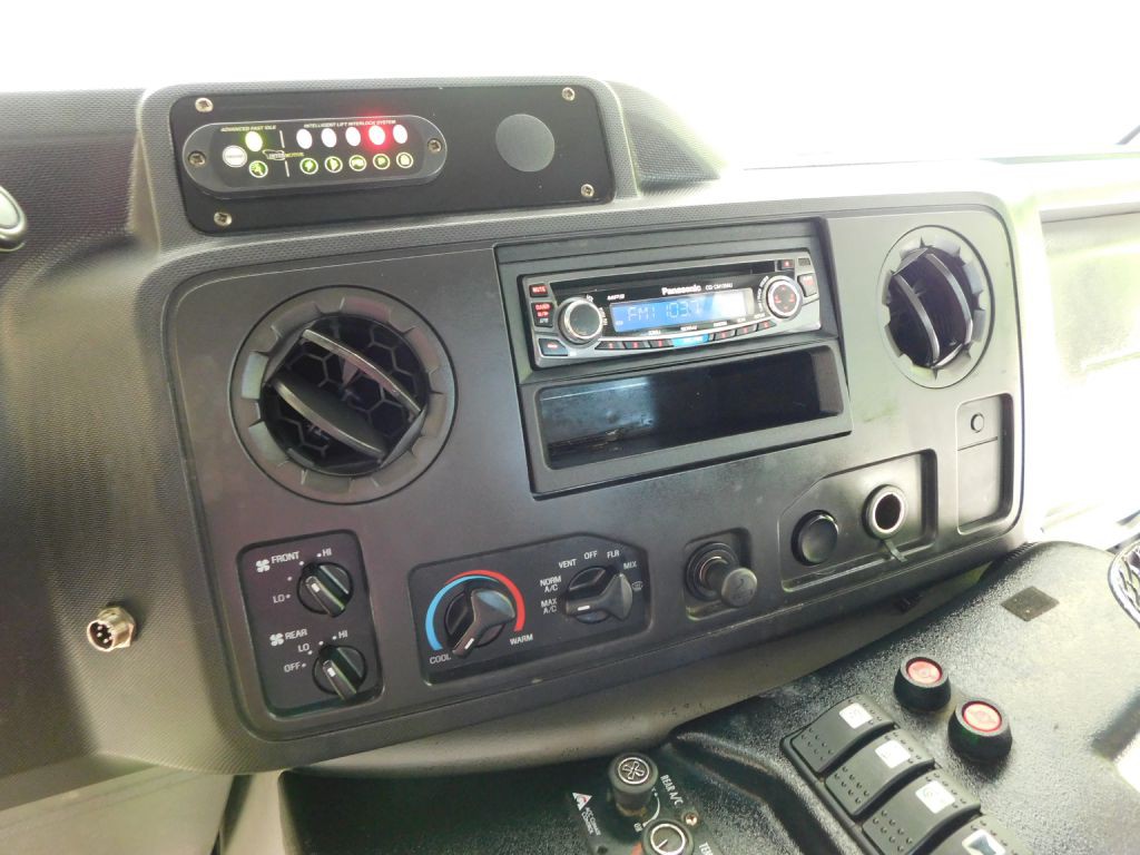 2011 Ford Econoline Image 13