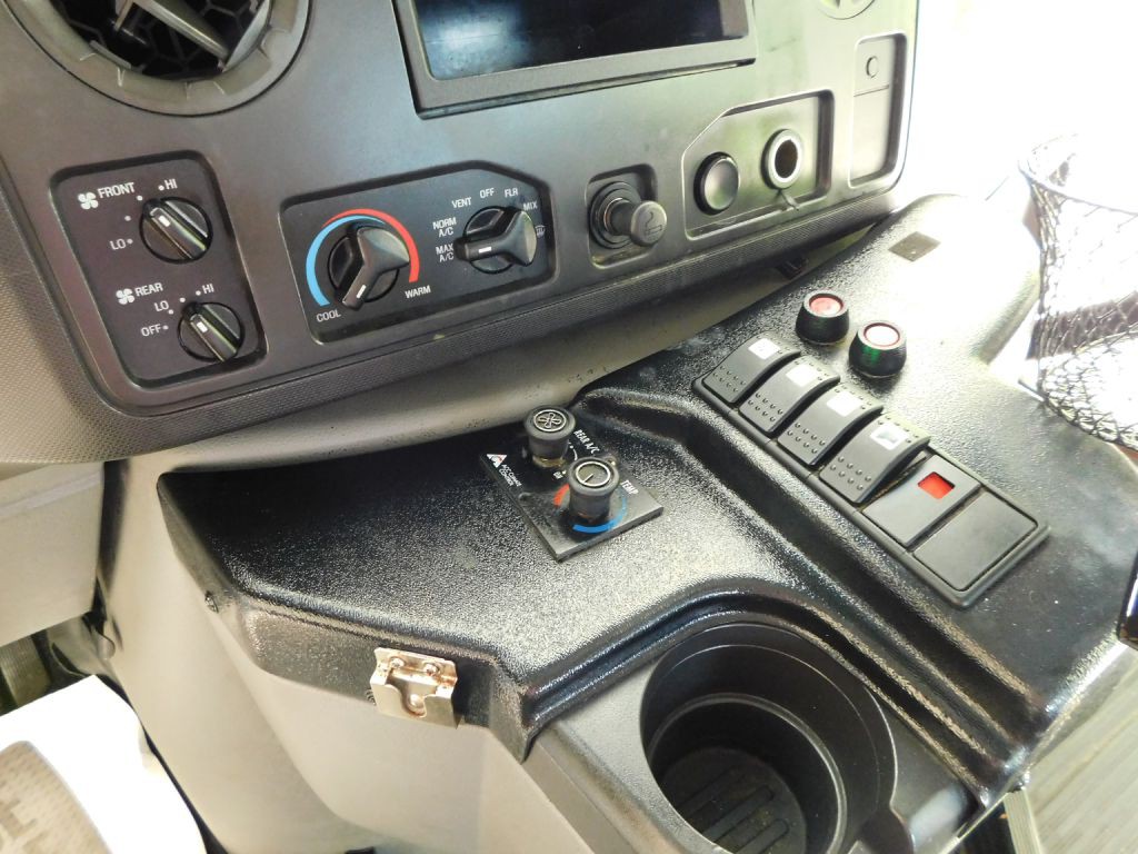 2011 Ford Econoline Image 14