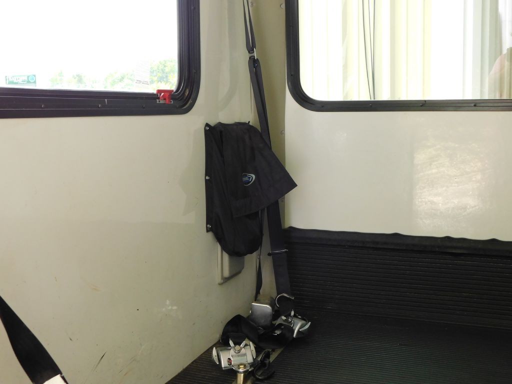 2011 Ford Econoline Image 19