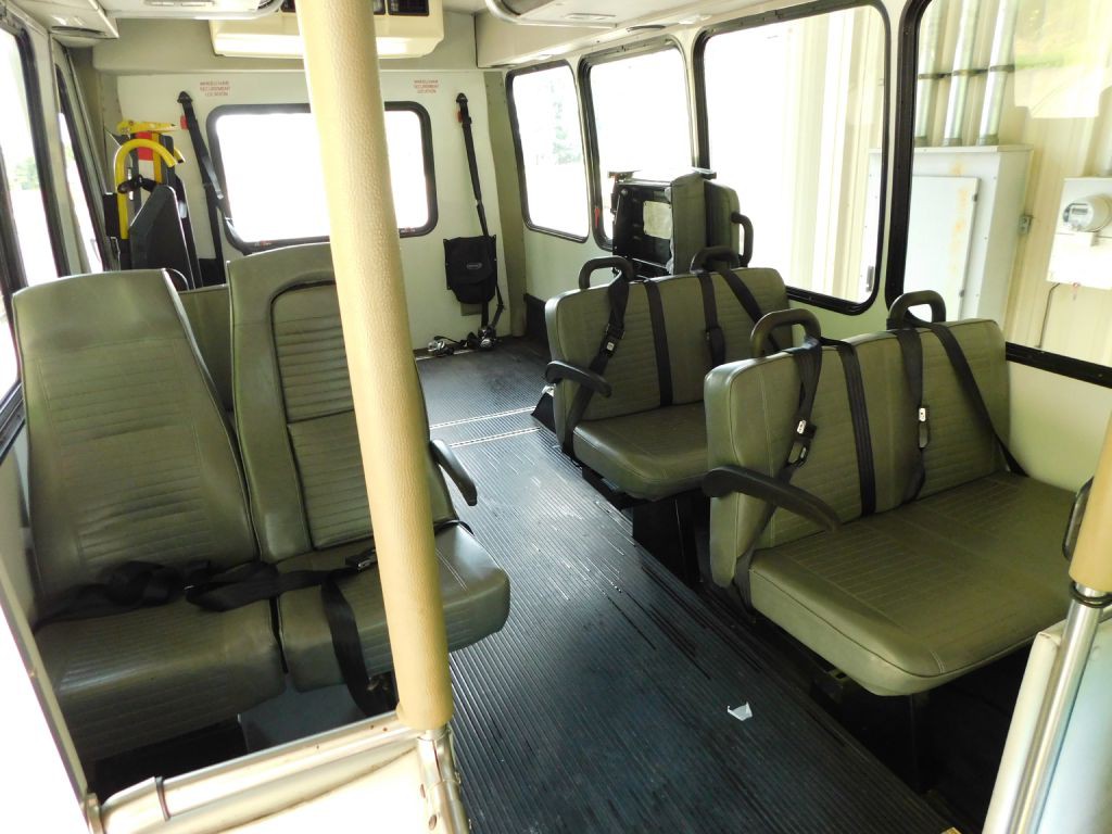 2011 Ford Econoline Image 21