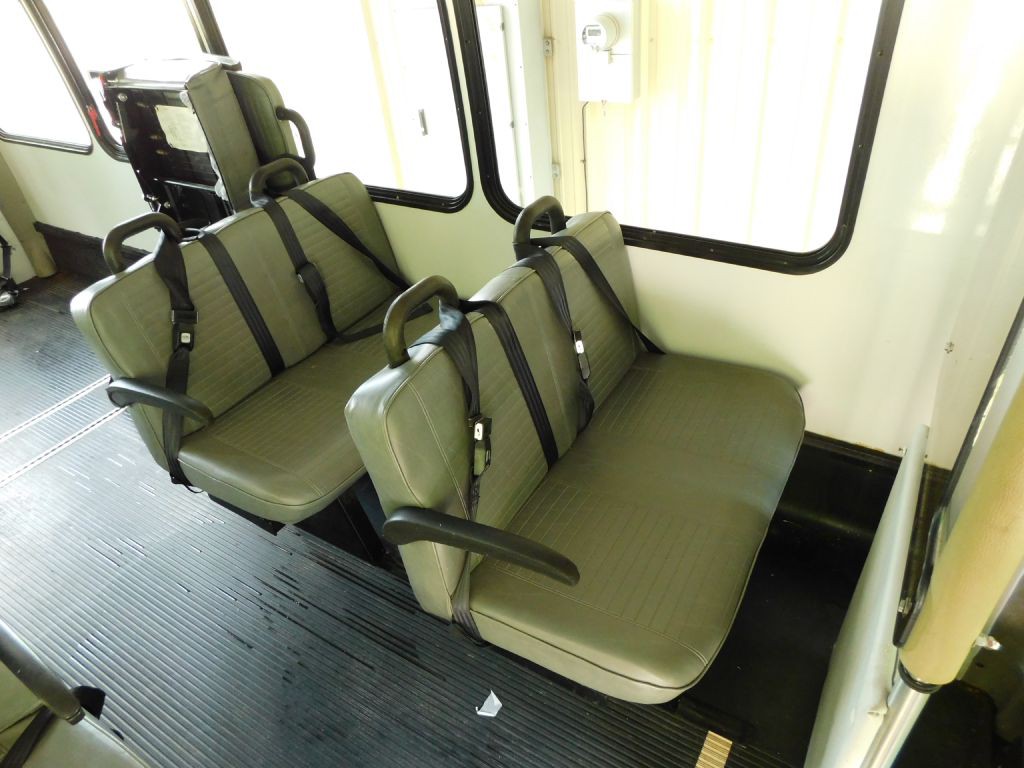 2011 Ford Econoline Image 22