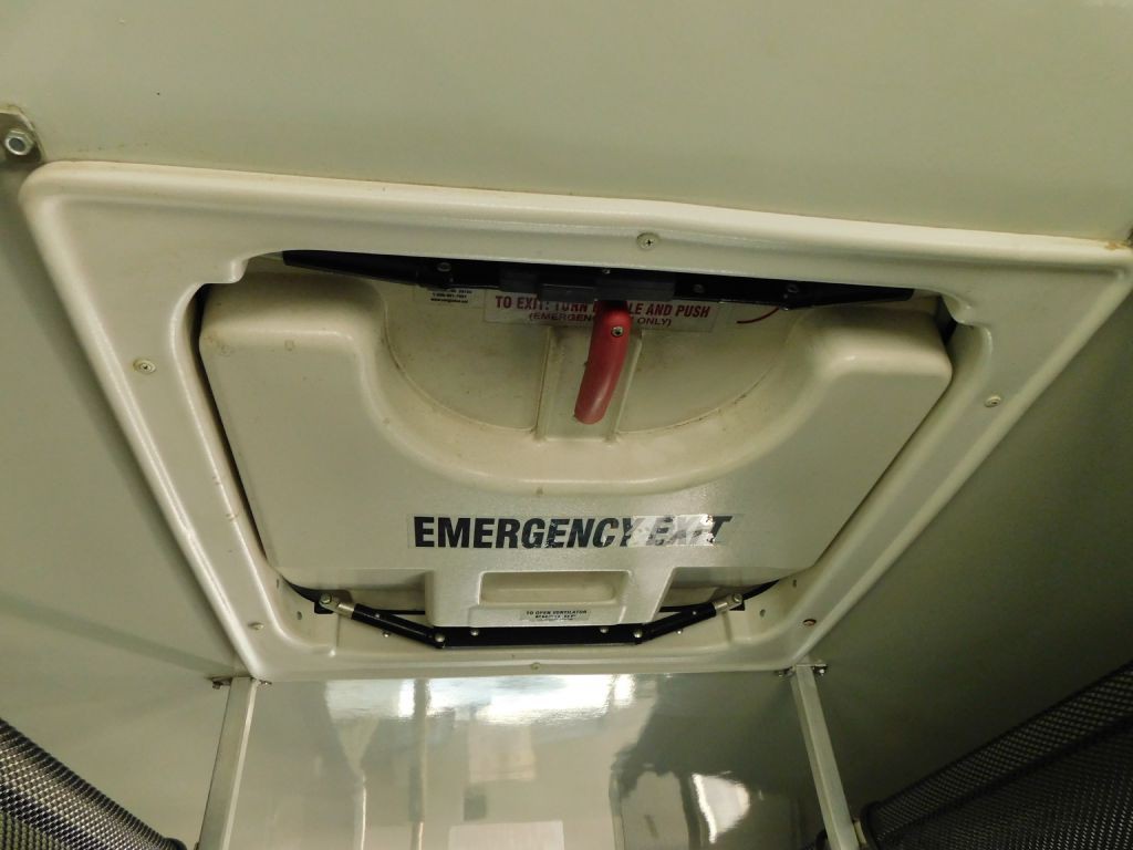 2011 Ford Econoline Image 28