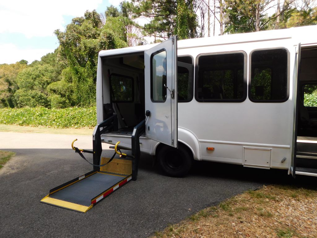 2011 Ford Econoline Image 30