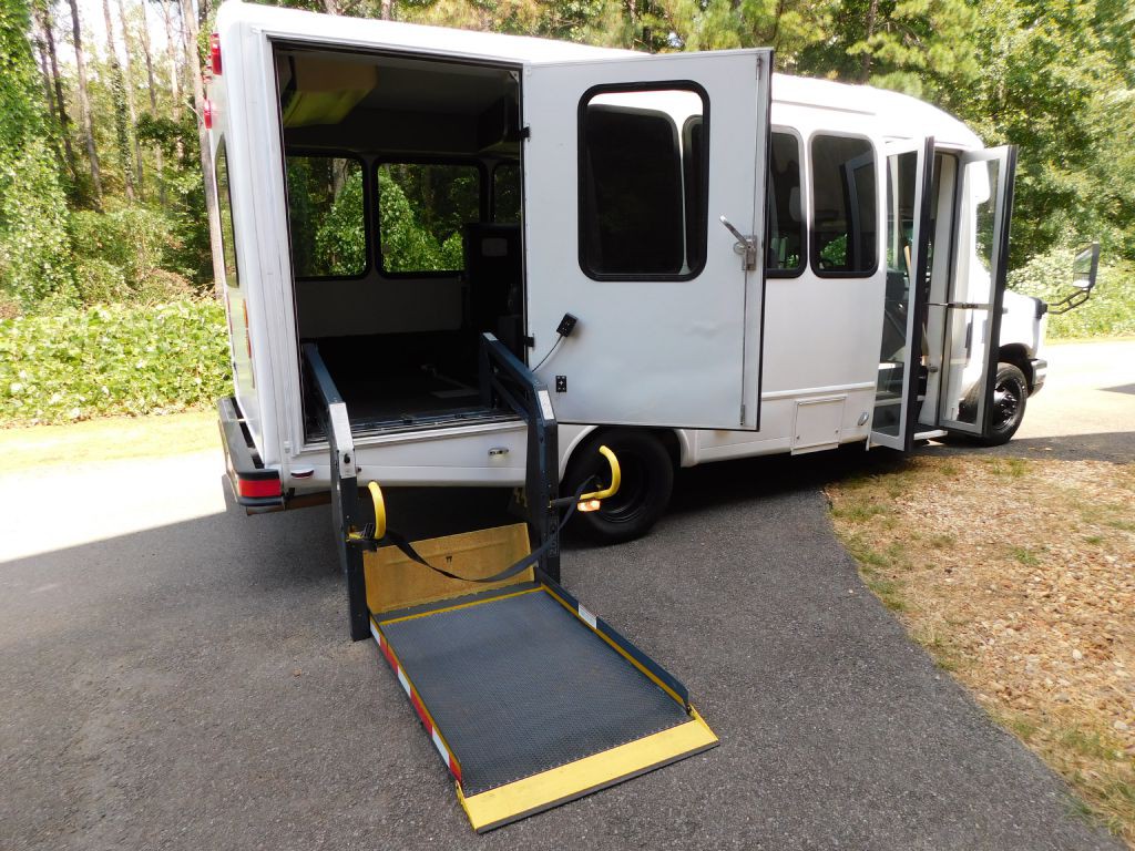 2011 Ford Econoline Image 31