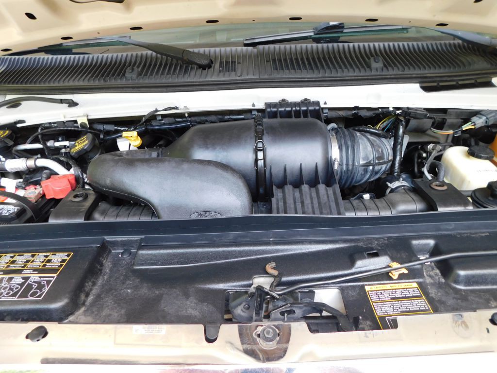 2011 Ford Econoline Image 36