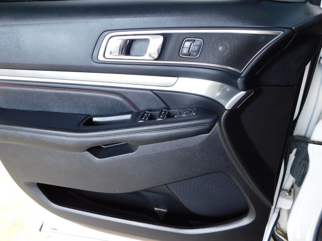 2016 Ford Explorer Image 20