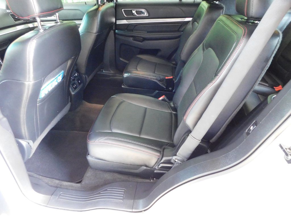 2016 Ford Explorer Image 23