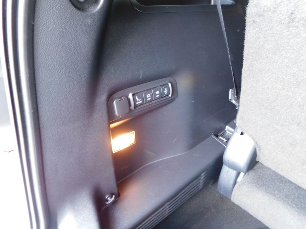 2016 Ford Explorer Image 28