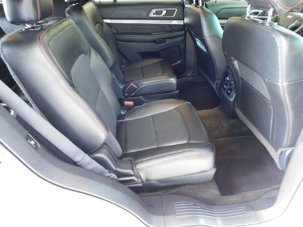 2016 Ford Explorer Image 31