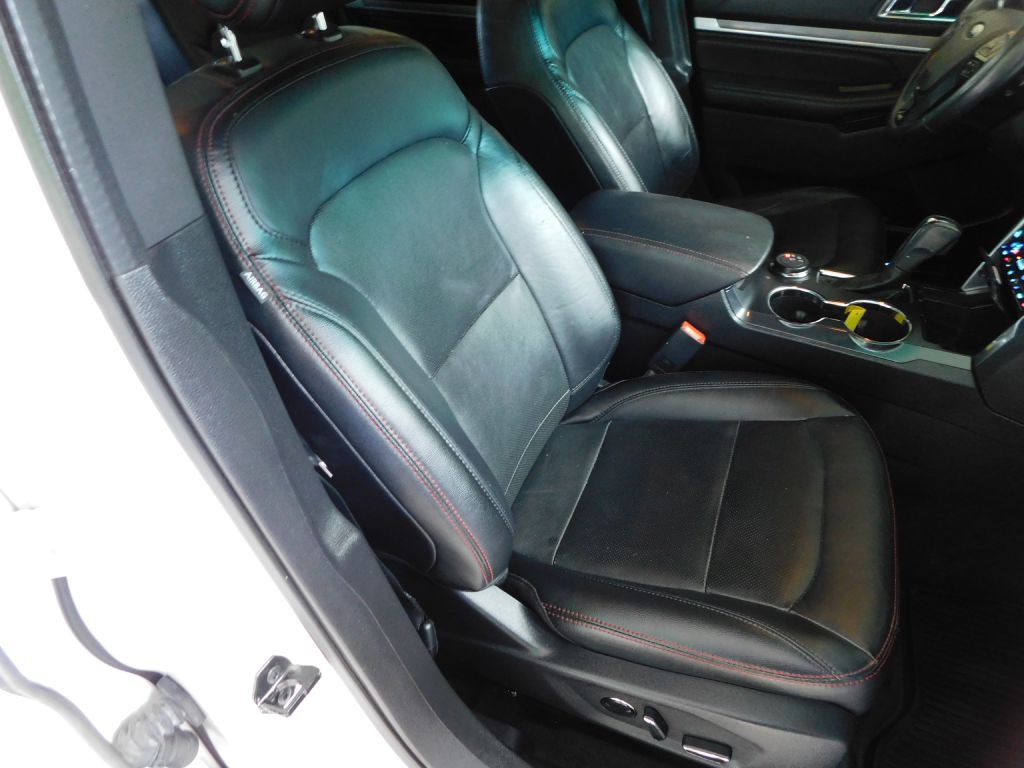 2016 Ford Explorer Image 33