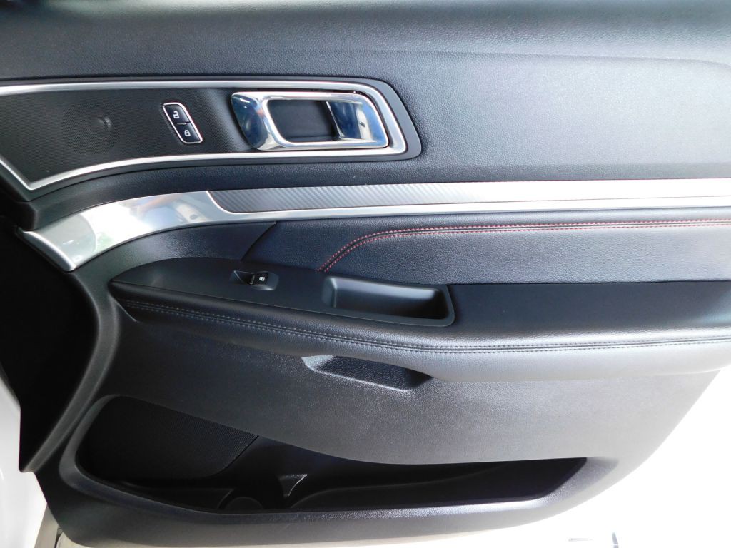 2016 Ford Explorer Image 35