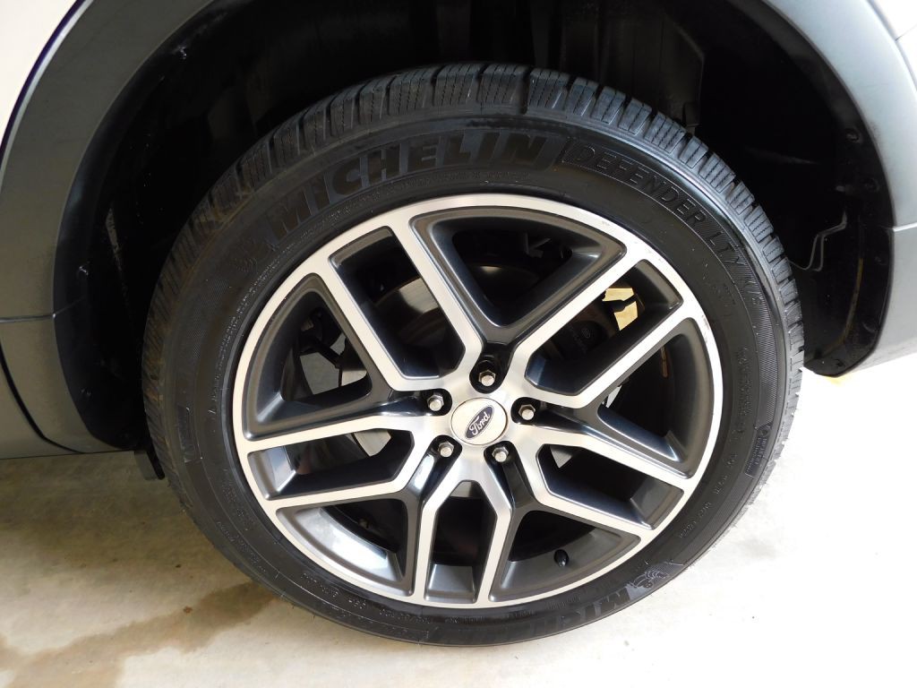 2016 Ford Explorer Image 39