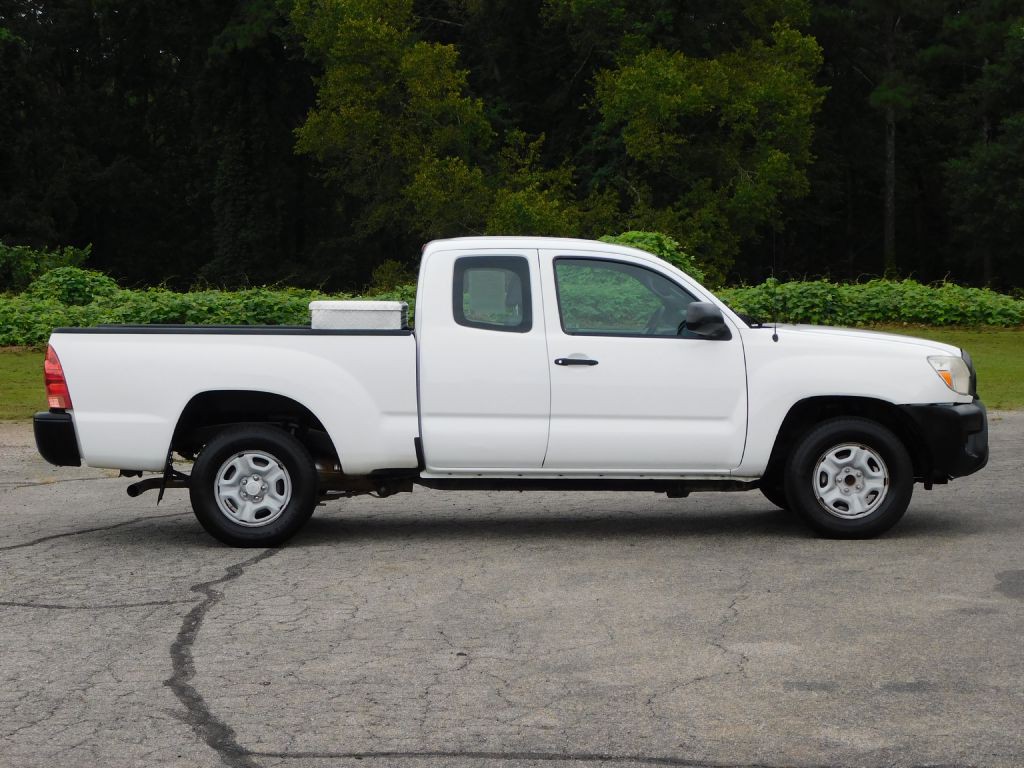 2015 Toyota Tacoma Image 4