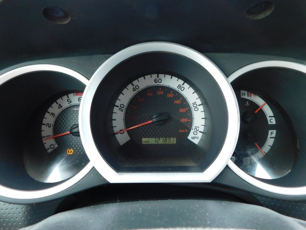 2015 Toyota Tacoma Image 11