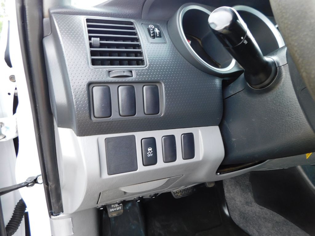 2015 Toyota Tacoma Image 13