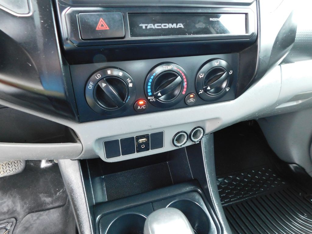 2015 Toyota Tacoma Image 15