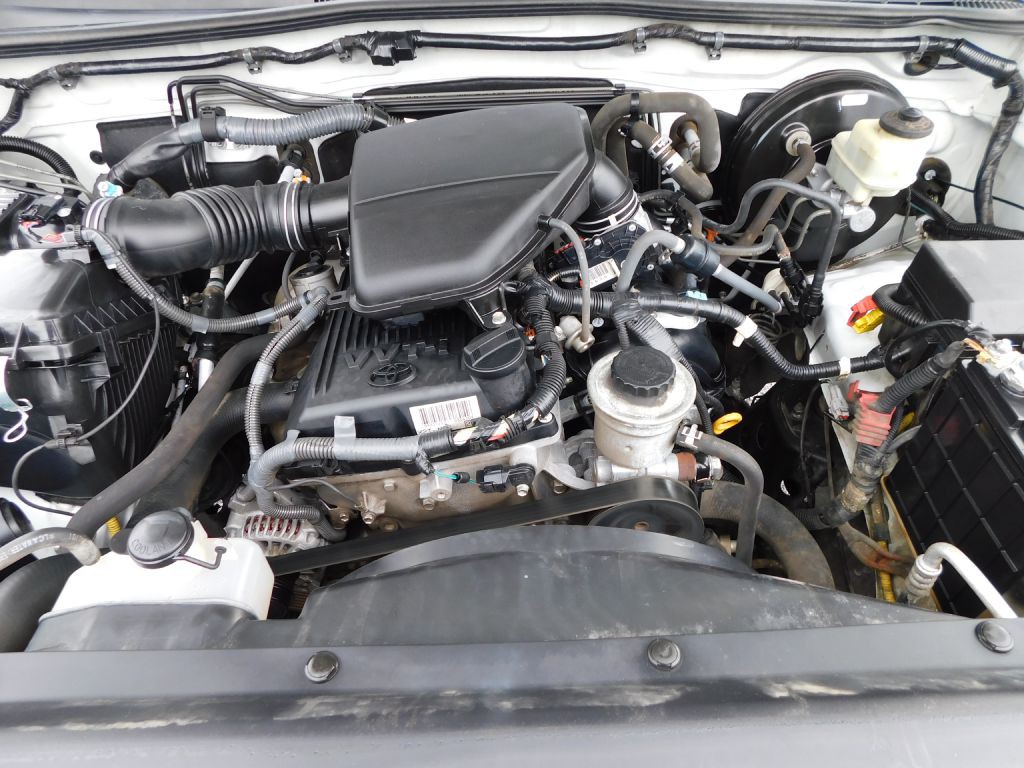 2015 Toyota Tacoma Image 28