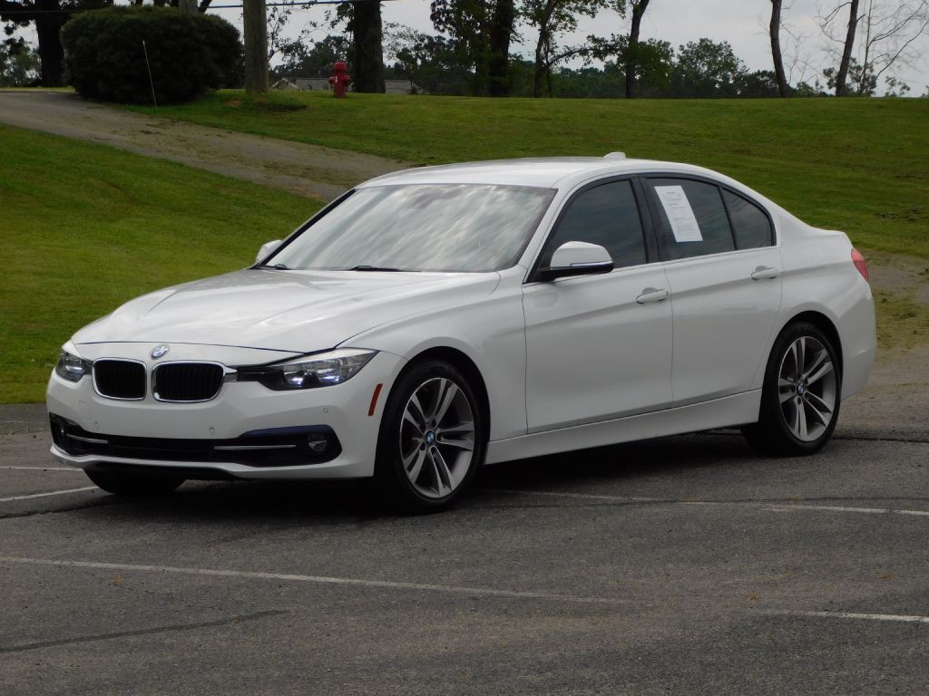 2017 BMW 3 Series Image 2