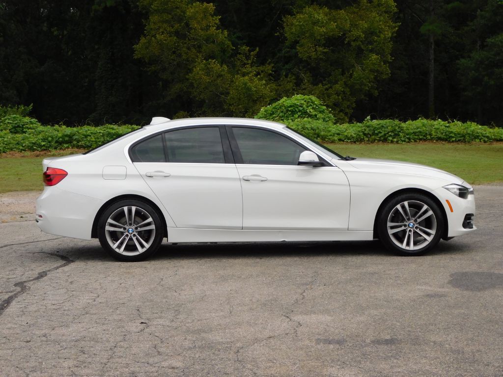 2017 BMW 3 Series Image 3