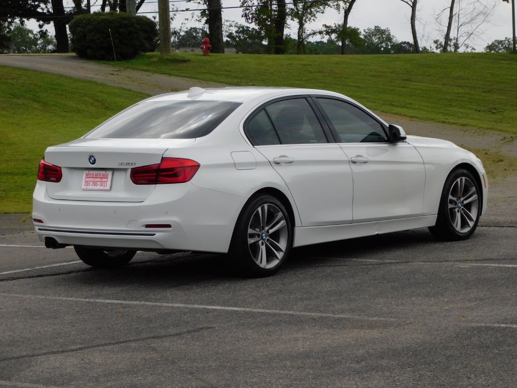2017 BMW 3 Series Image 6