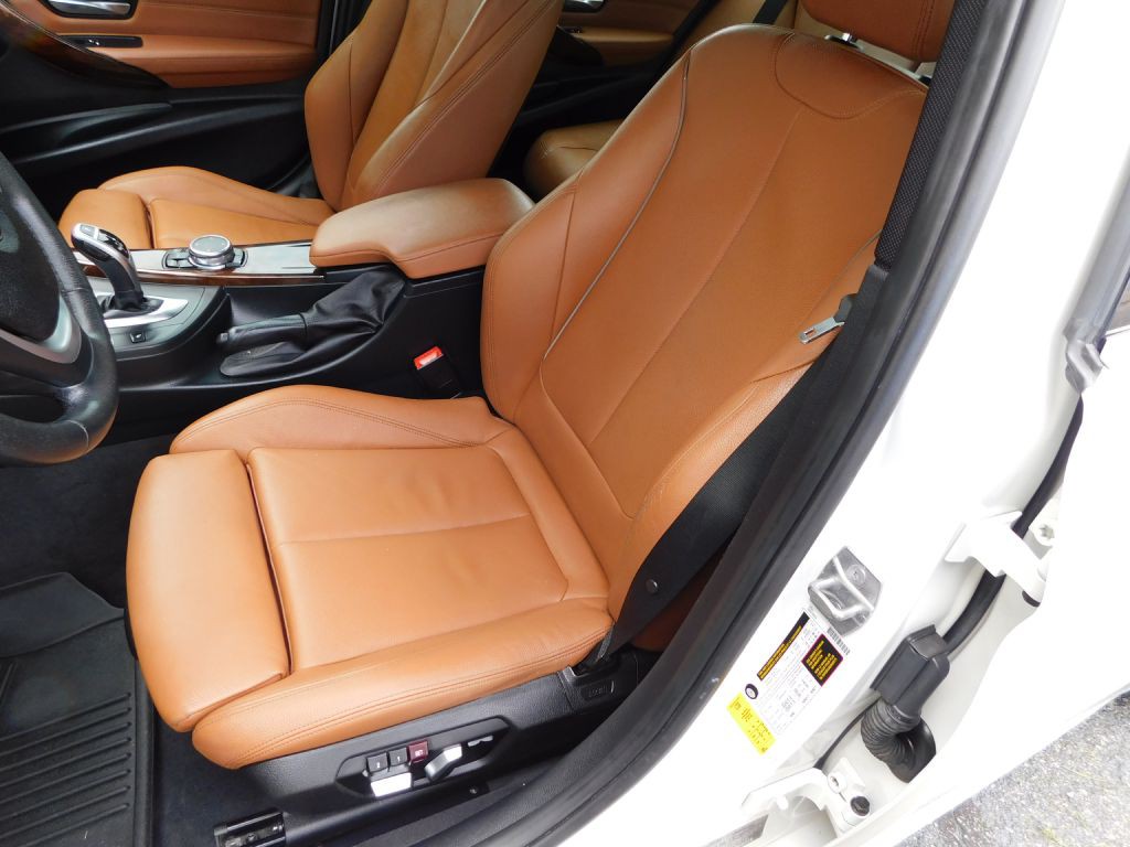 2017 BMW 3 Series Image 9