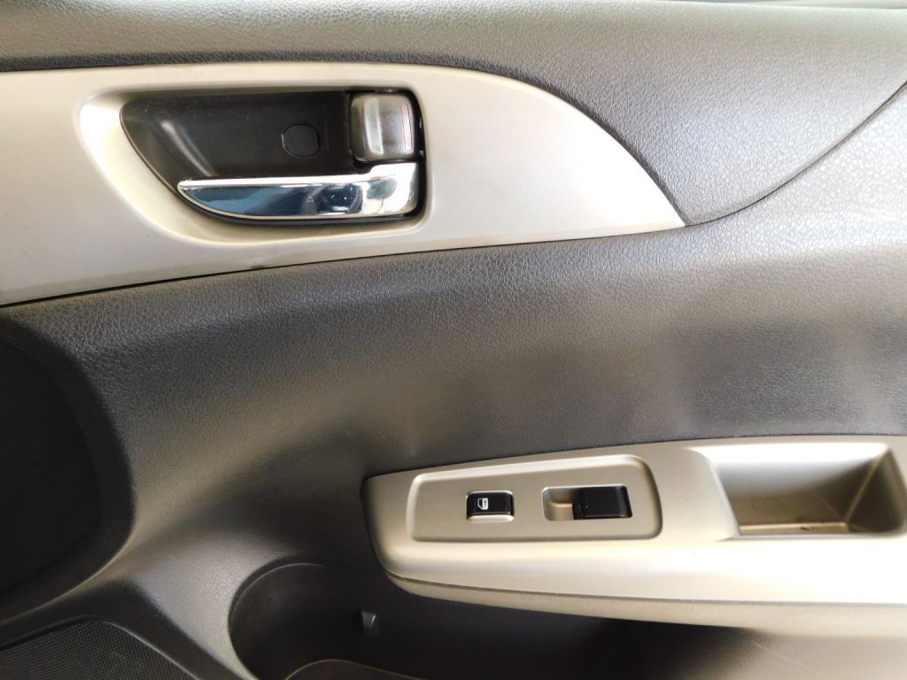 2010 Subaru Impreza Image 25