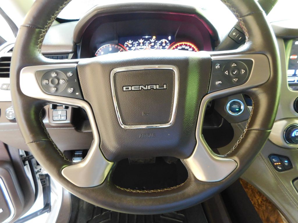 2016 GMC Yukon Image 11