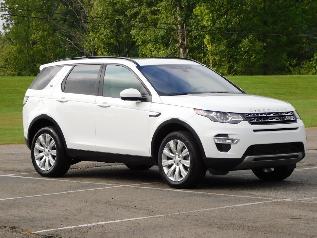 2017 Land Rover Discovery Sport Image 1